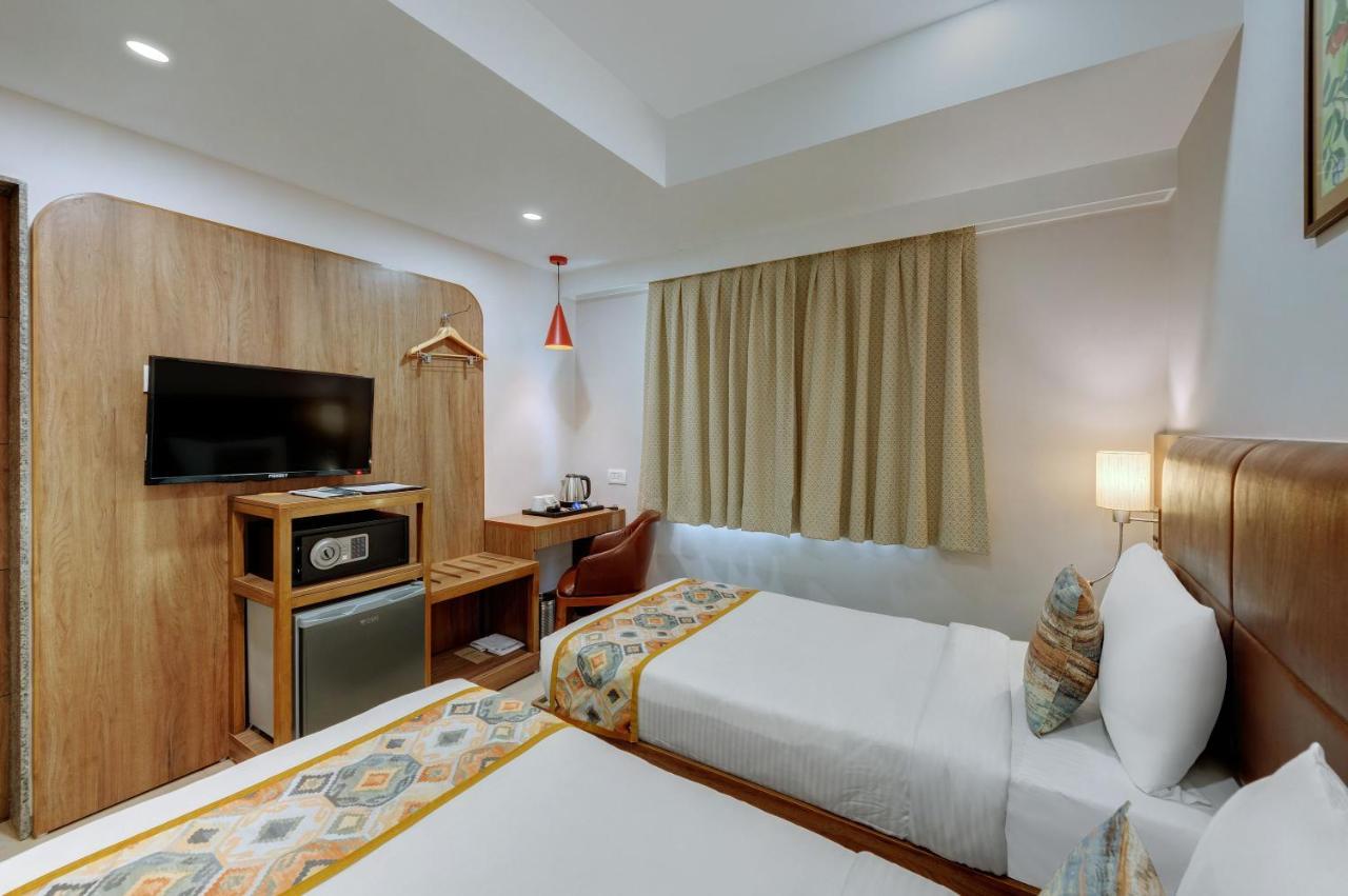 The Beacon Hotel ואדודרה מראה חיצוני תמונה