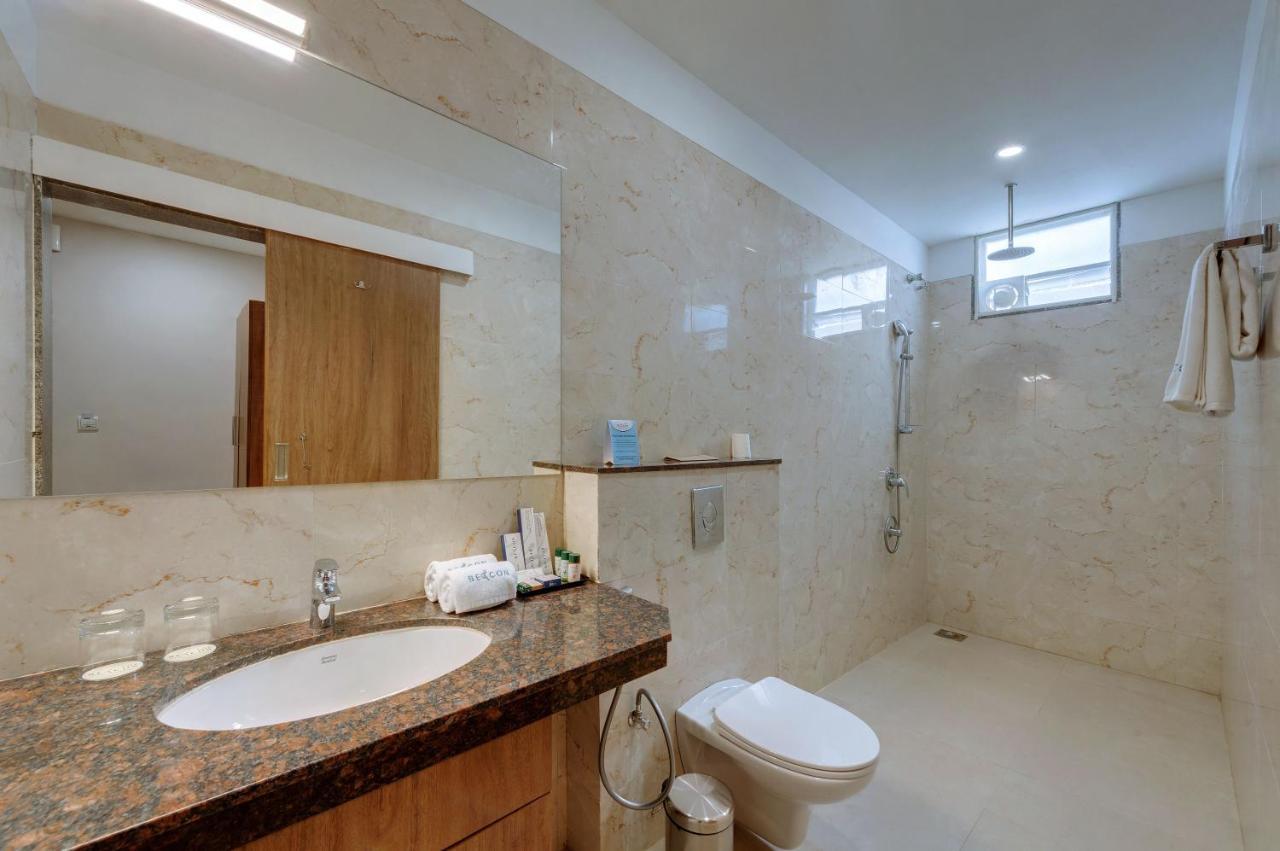The Beacon Hotel ואדודרה מראה חיצוני תמונה